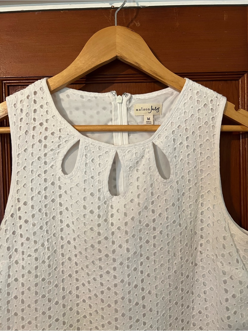 Maison Jules White Eyelet Shift Dress Medium Sleeveless Cutout Neck Dress - Picture 4 of 10